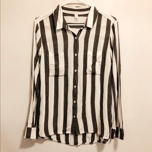 Linen white and grey striped button down